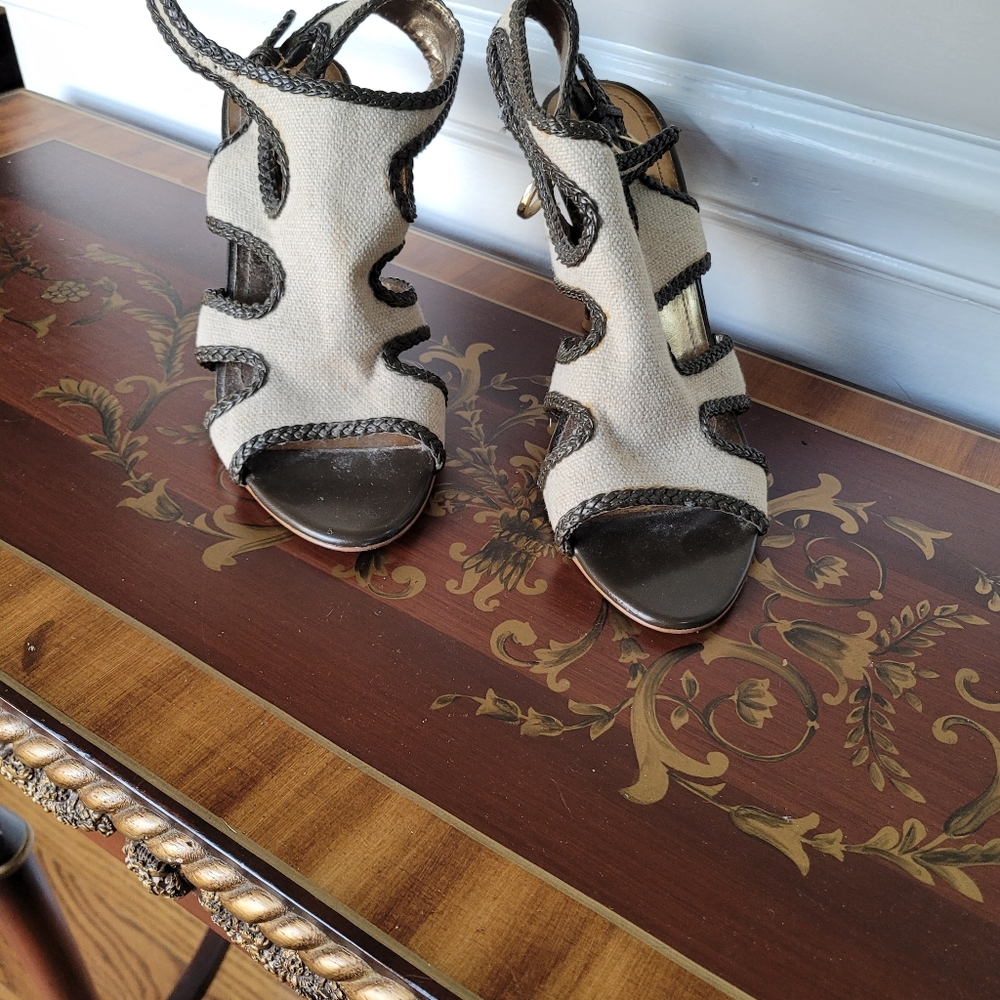 Tahari Lexi heels - Picture 4 of 6